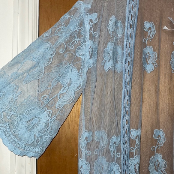 •RUE21•NWT BLUE FLORAL LACE SHEER CROCHET BELL SLEEVE OPEN FRONT KIMONO- MEDIUM - Picture 5 of 8